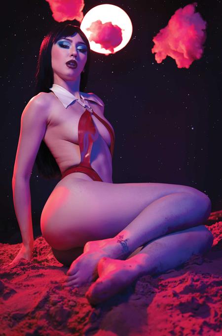 VAMPIRELLA PARADISE #1 CVR L INC 1:10 COSPLAY LAUREN DELOREAN VIRGIN VAR