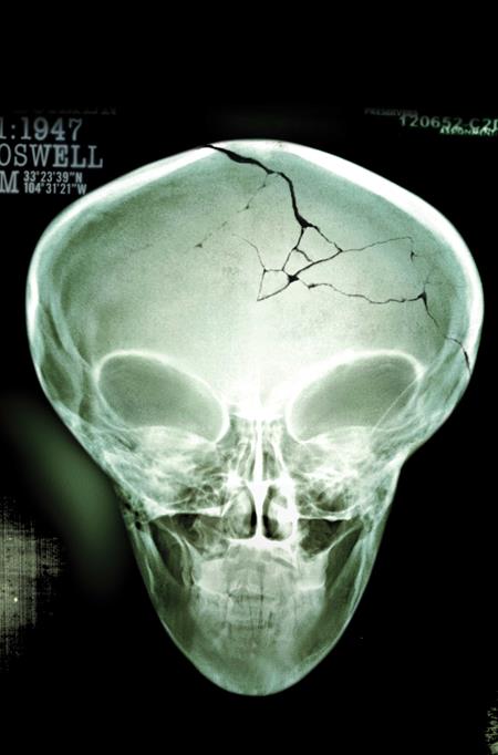 X FILES (2026) #1 CVR U INC 1:50 ROSWELL PHOTO METAL PREMIUM VAR (NET)