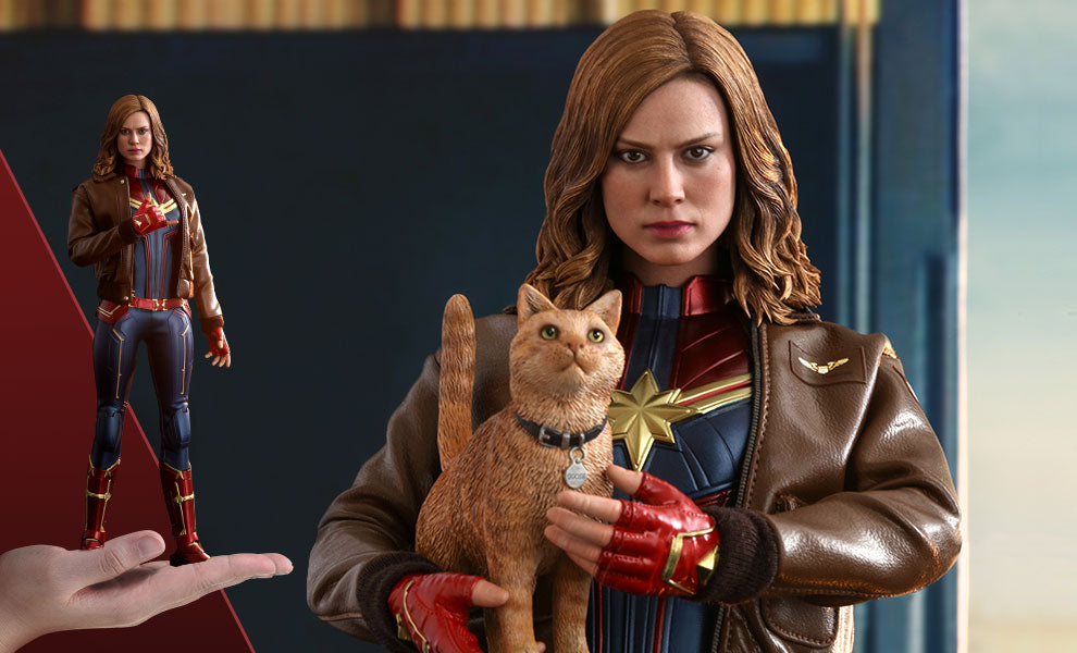 Captain Marvel Deluxe Version 1:6 Scale Action Figure - Hot Toys