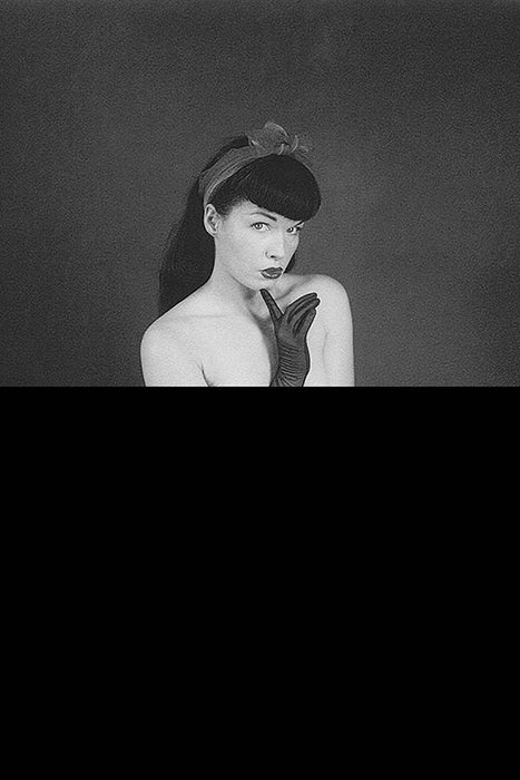 BETTIE PAGE #3 BLACK BAG PHOTO CVR (MR)