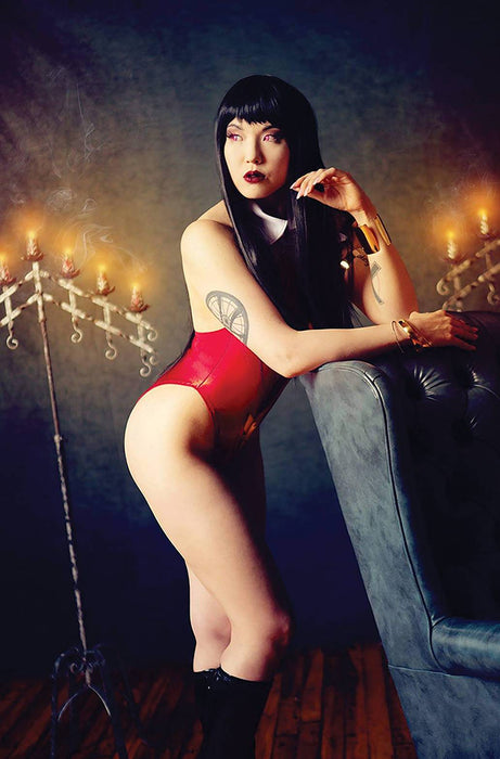VAMPIRELLA VALENTINES SP ONE SHOT 30 COPY COSPLAY VIRGIN INC