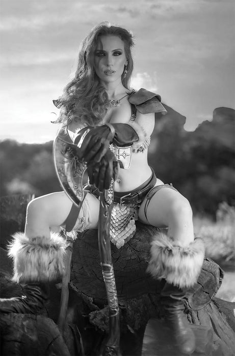 RED SONJA BLACK WHITE RED #1 CVR P FOC BONUS COSPLAY B&W VIR