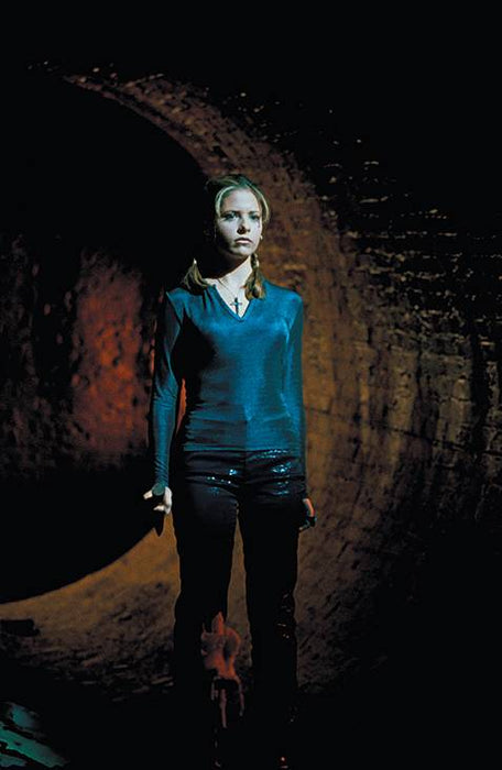 BUFFY VAMPIRE SLAYER 25TH ANNIV #1 CVR E BUFFY PHOTO